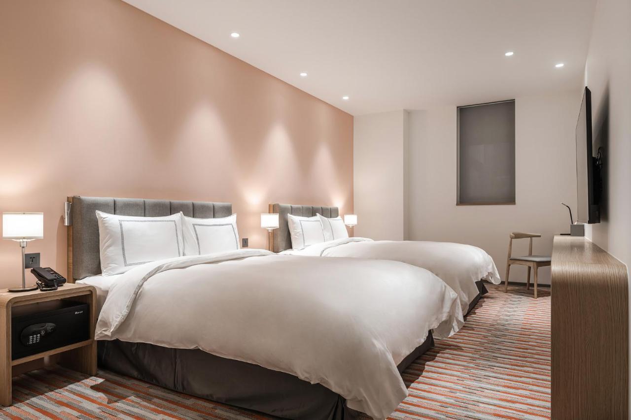Phoenix Hotel 台中市 エクステリア 写真