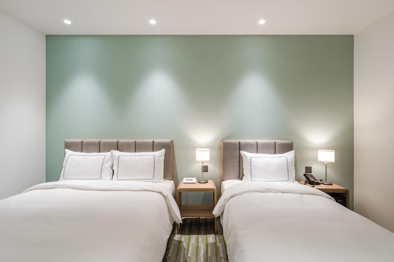 Phoenix Hotel 台中市 エクステリア 写真