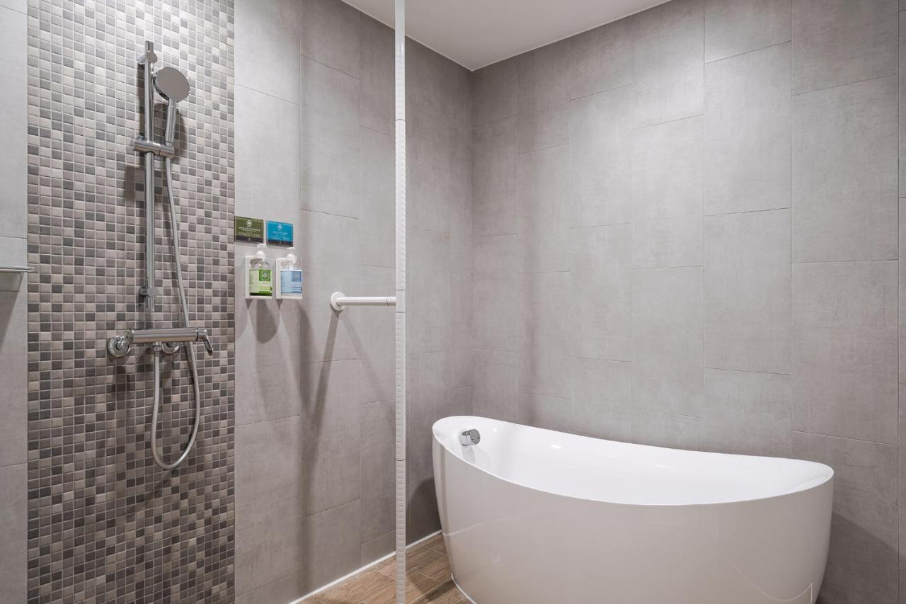 Phoenix Hotel 台中市 エクステリア 写真