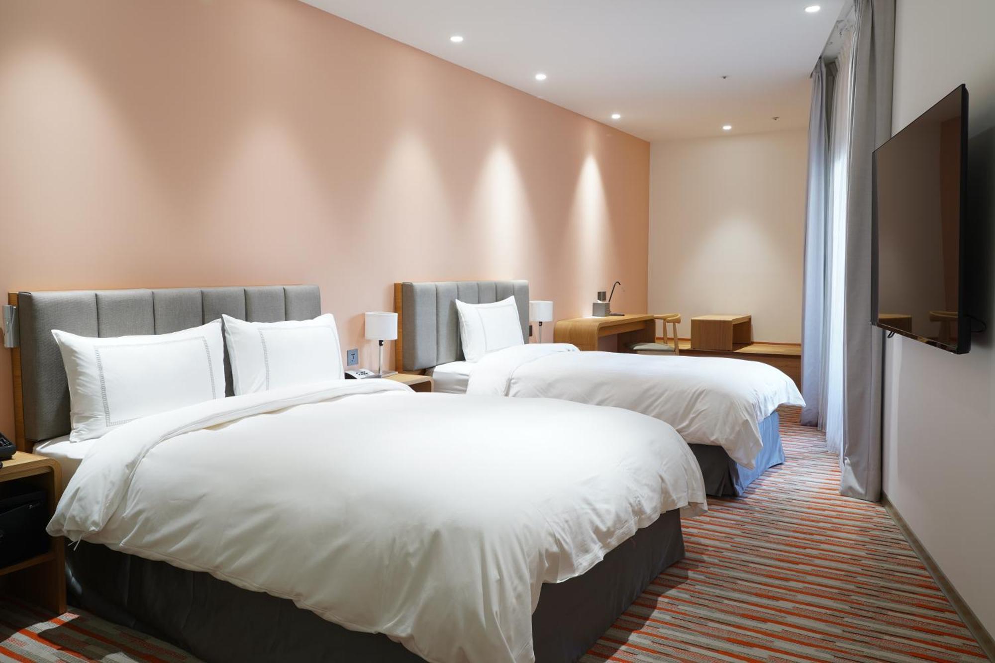 Phoenix Hotel 台中市 エクステリア 写真